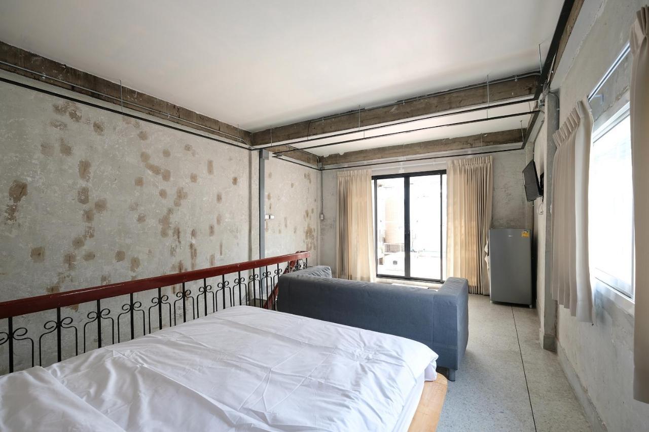 Ep1 Shophouse Hotell Bangkok Eksteriør bilde